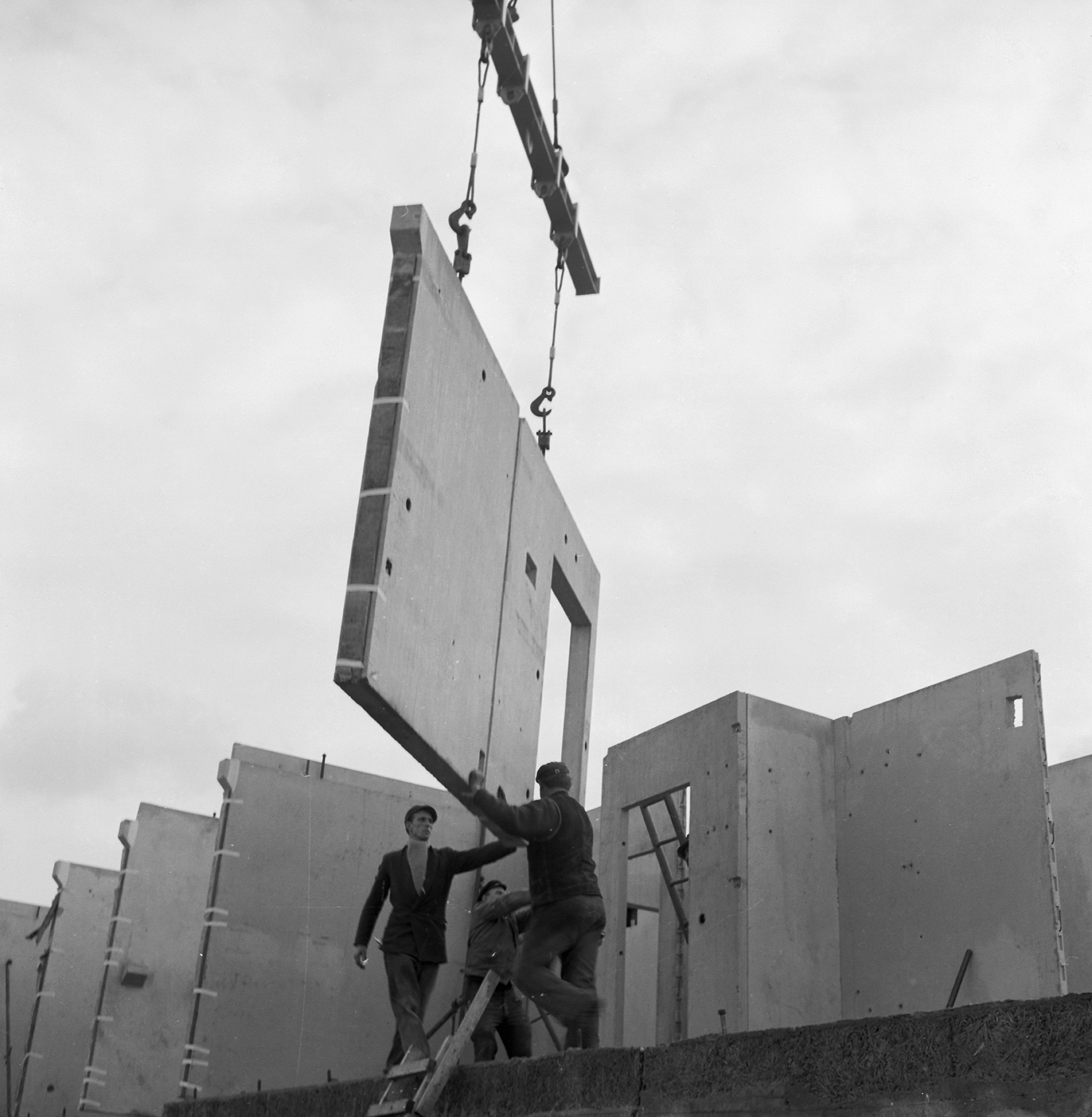 MA N 2010 001 0003 1511 Web